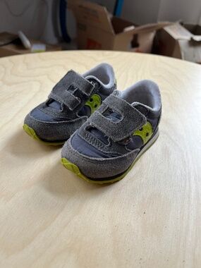 GUC Saucony Gray & Lime Green Velcro Sneakers for Your Tot!
